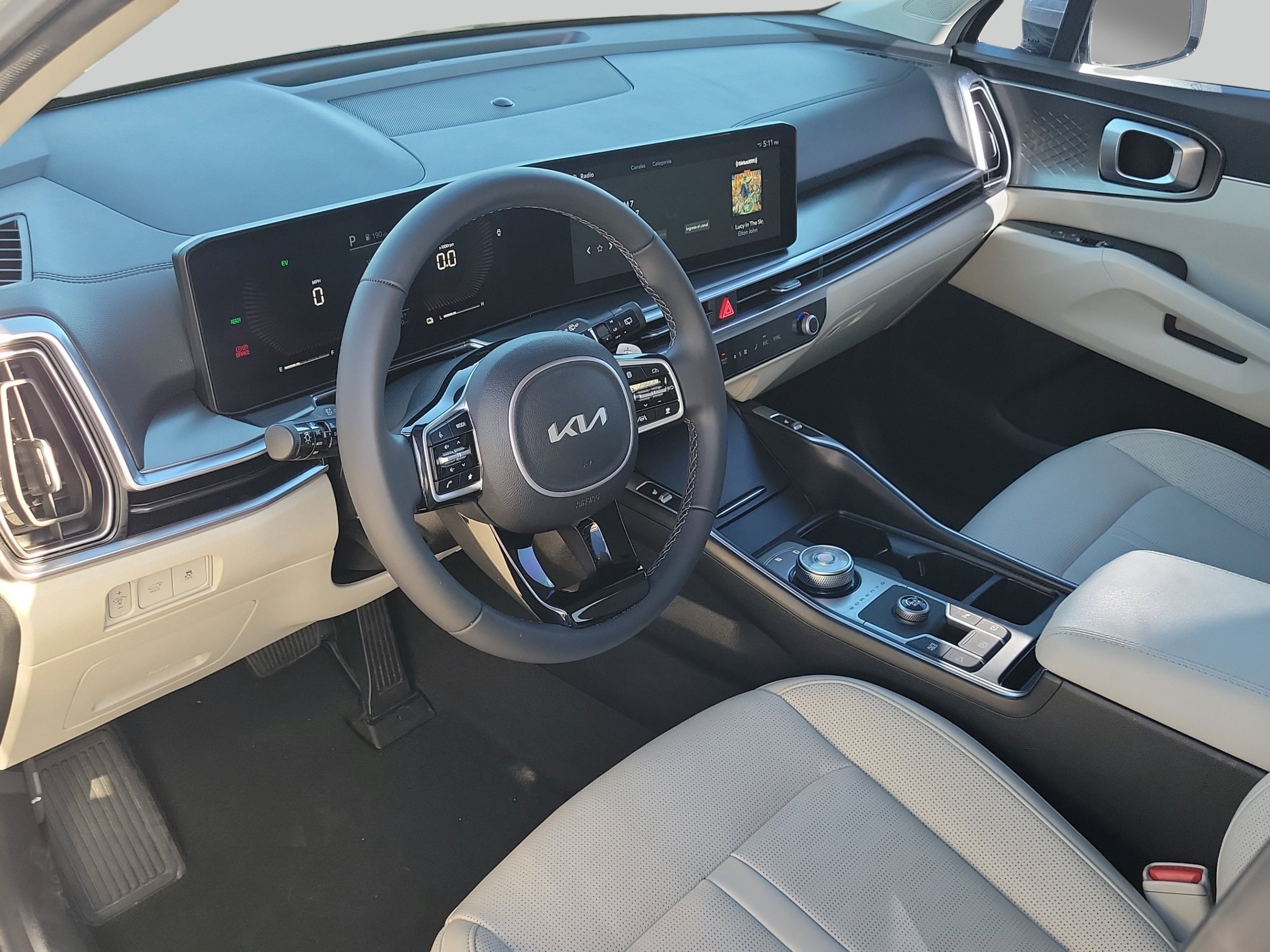 Used 2025 Silky Silver Kia EX image 24