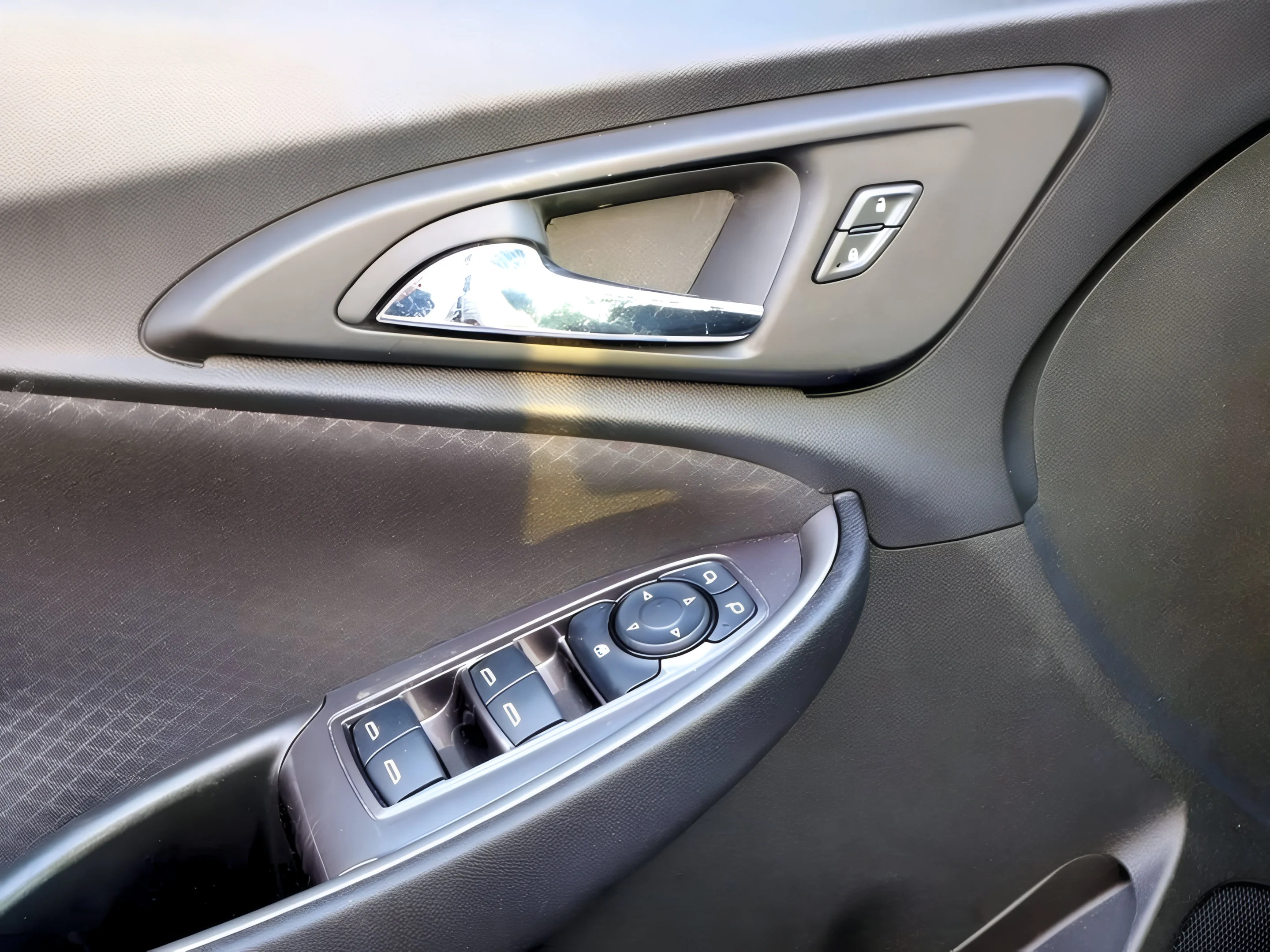 Used 2023 Summit White Chevrolet RS image 12