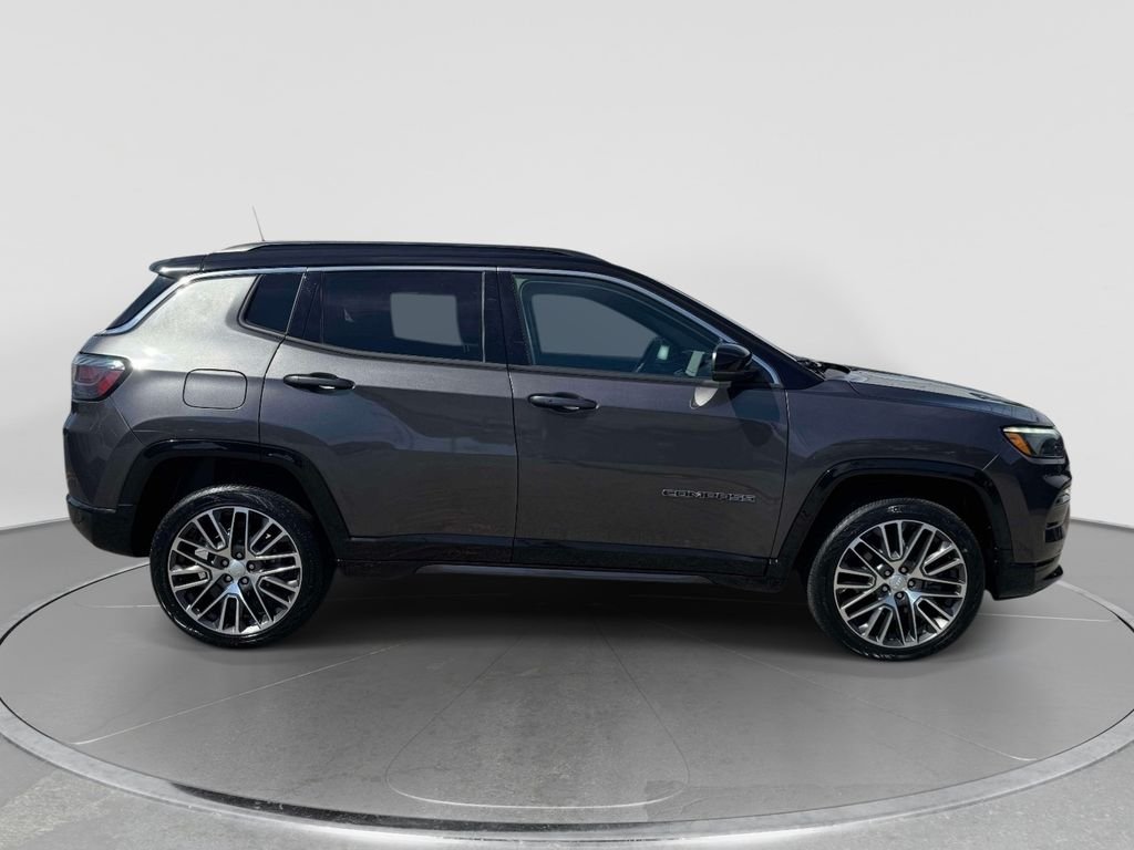 Used 2023 Gray Jeep Limited image 8