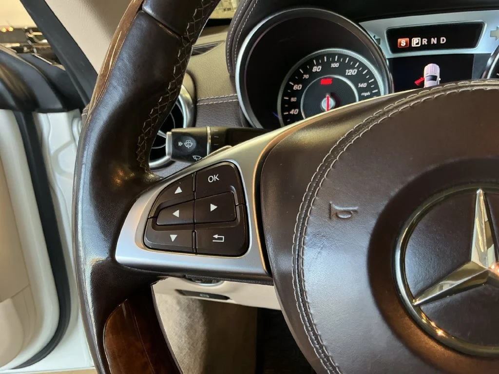 Used 2019 White Mercedes-Benz SL 550 image 26