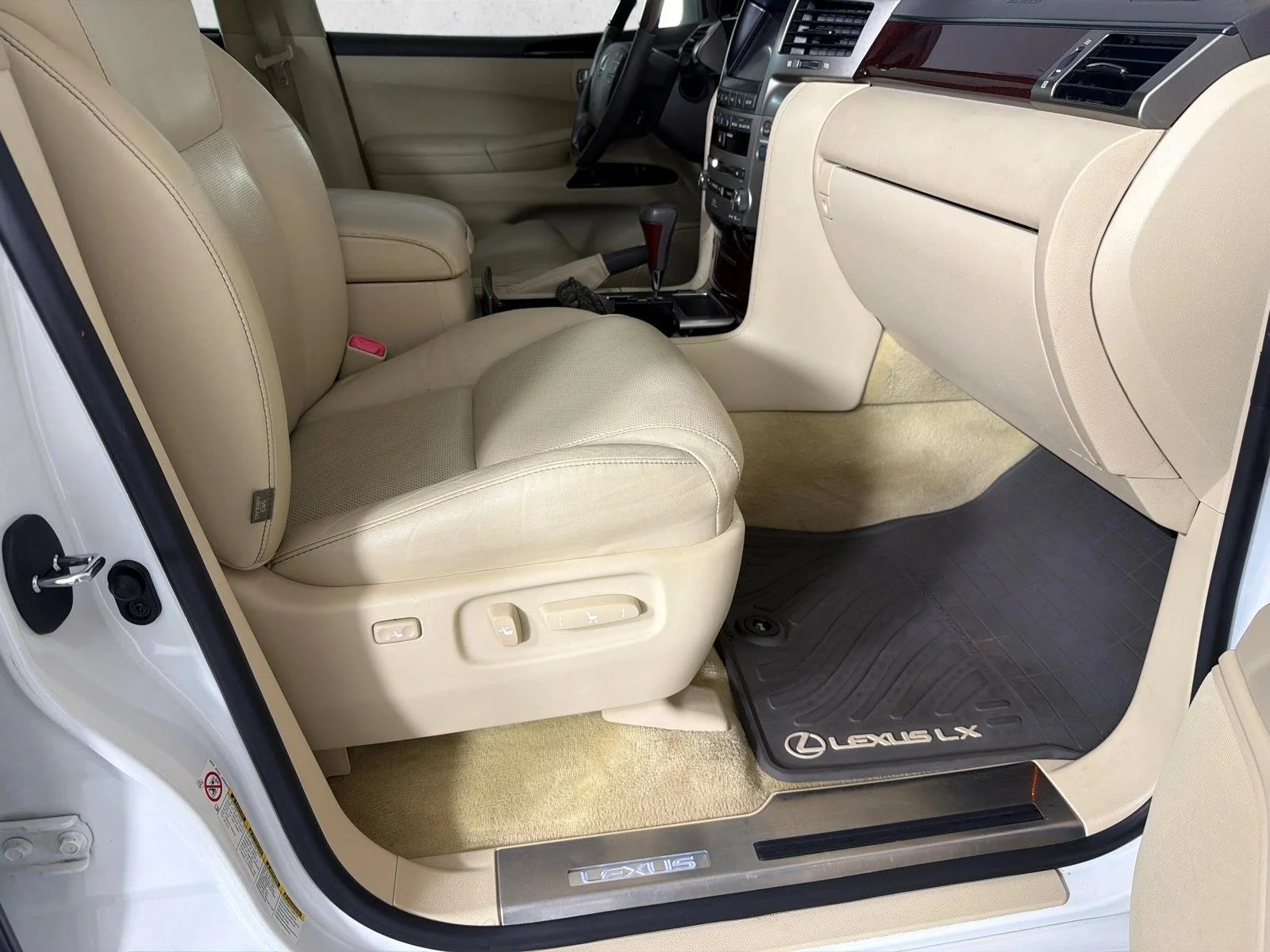 Used 2013 Starfire Pearl Lexus  image 15