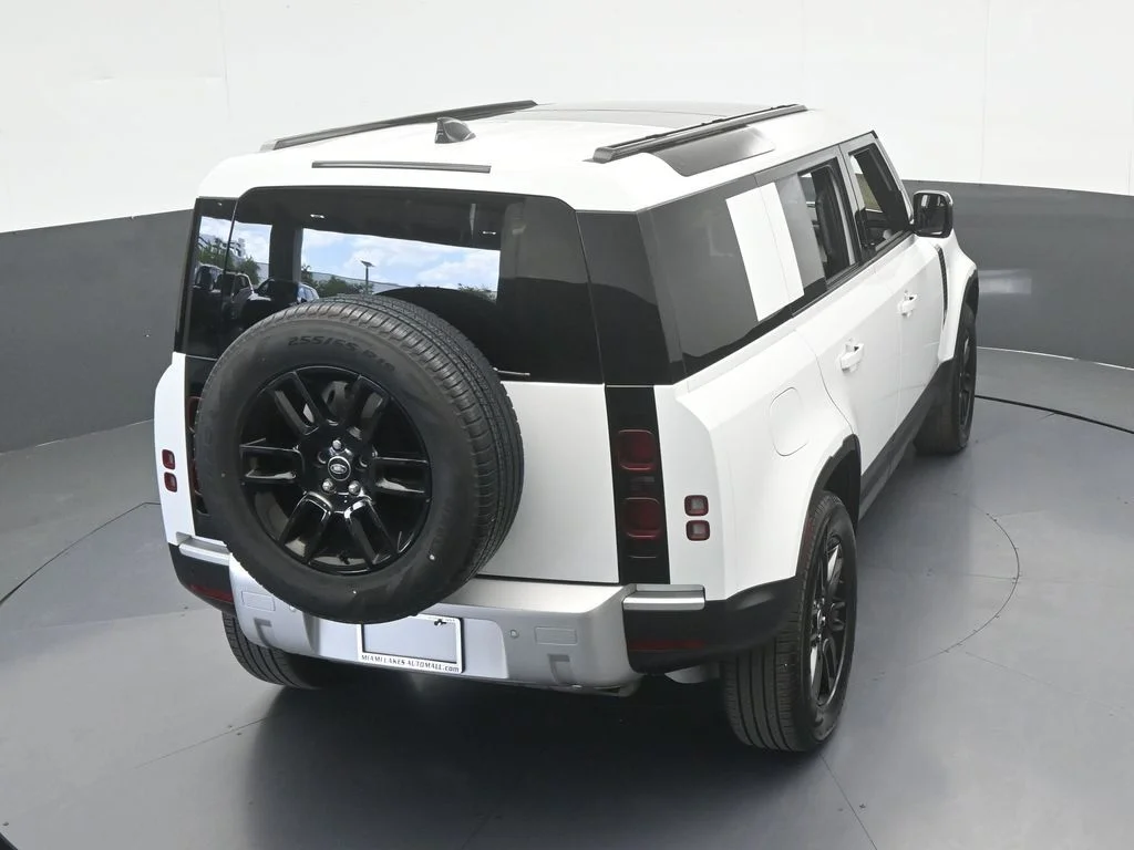 Used 2025 White Land Rover S image 67