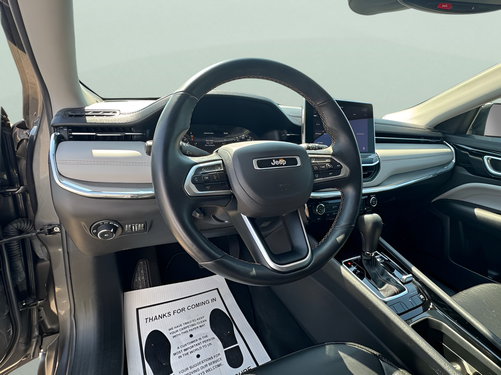 Used 2022 Gray Jeep Limited image 15