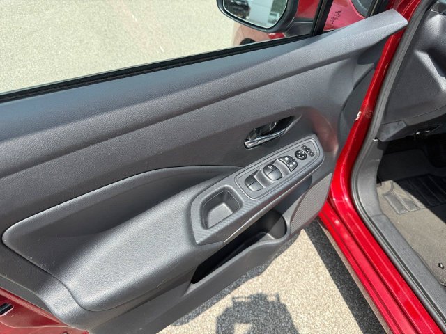 Used 2025 Scarlet Nissan 1.6 SV image 11