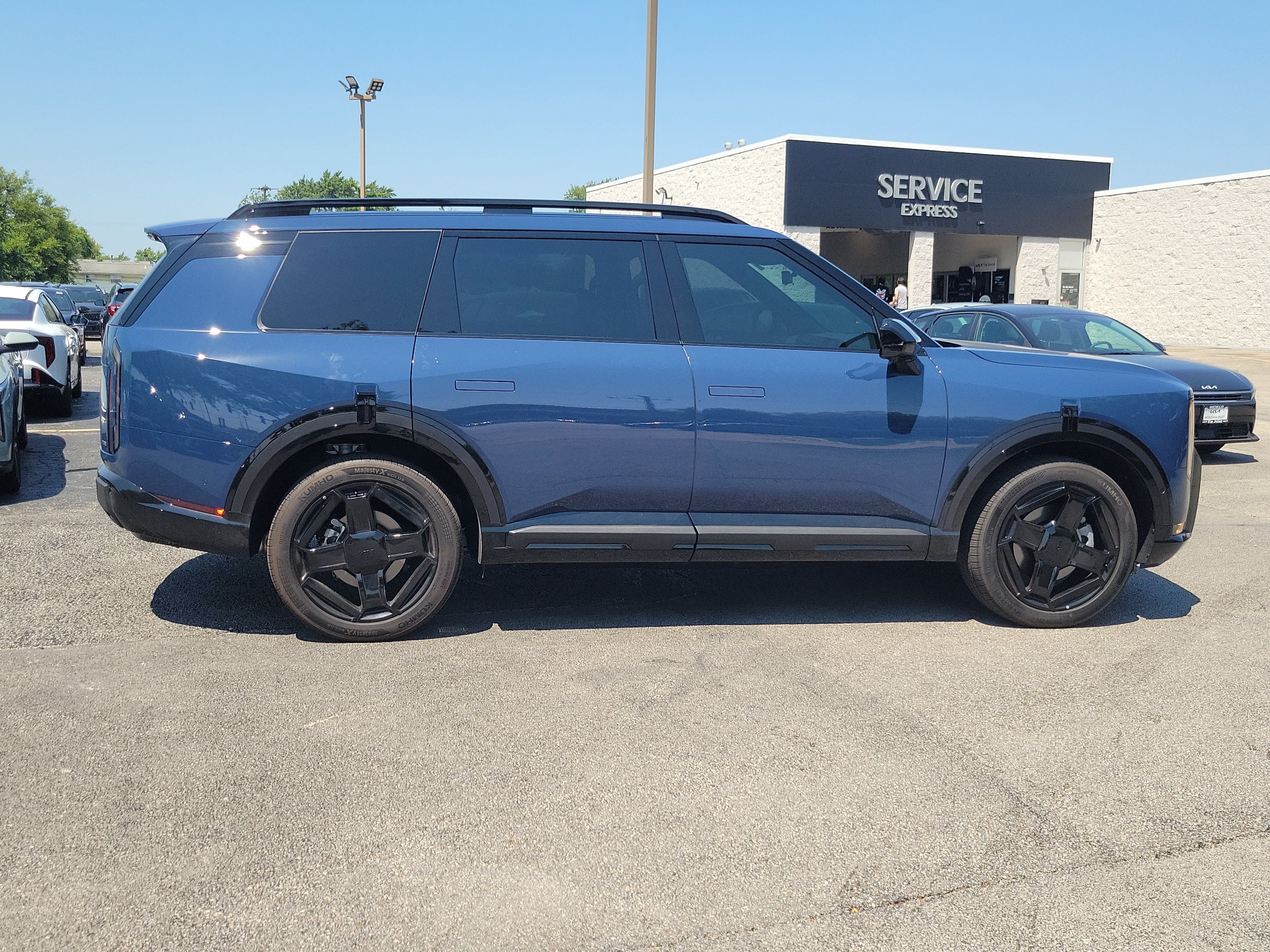 Used 2027 Midnight Lake Blue Kia X-Line SX-Prestige image 7
