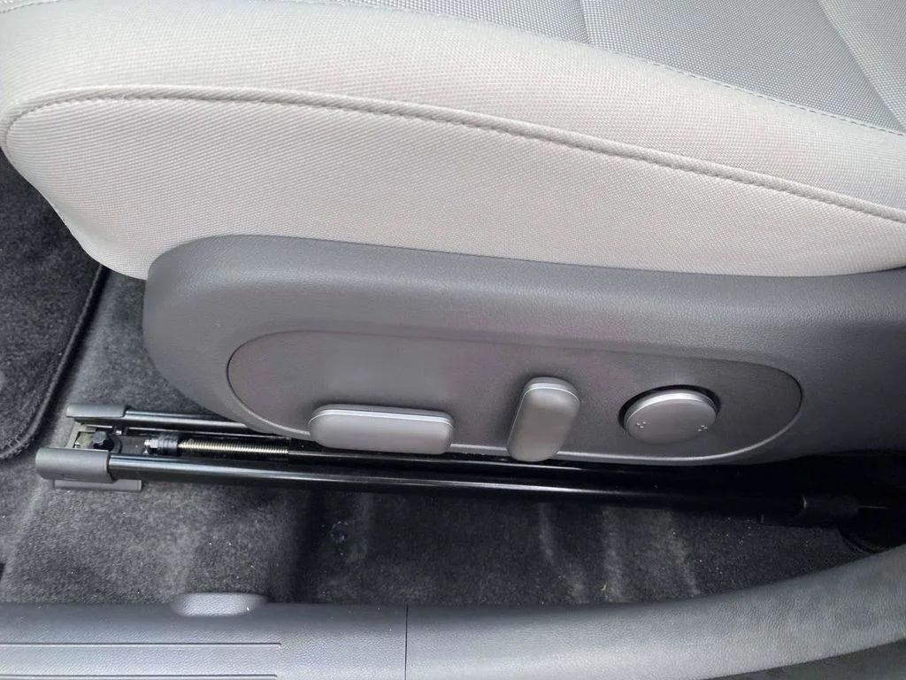 Certified Used 2025 Blue Hyundai SEL image 17