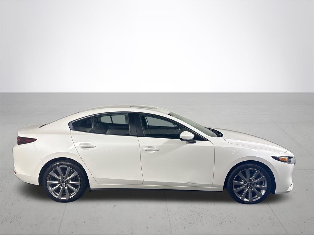 Used 2021 White Mazda Preferred image 5