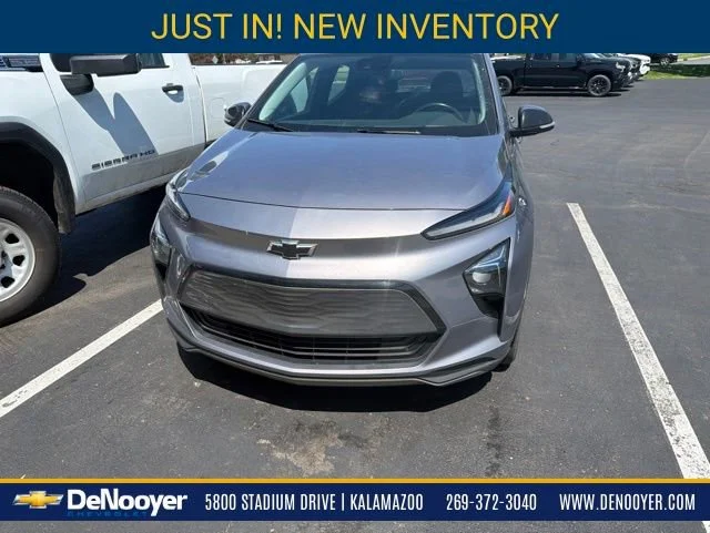 2023 Chevrolet Bolt EUV LT's photo