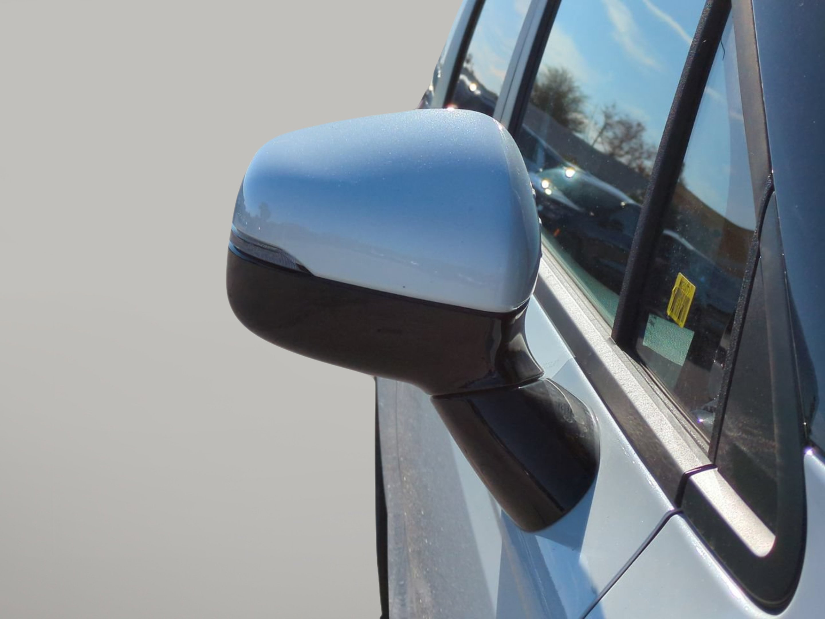 New 2026 Snow White Pearl Kia LXS image 32