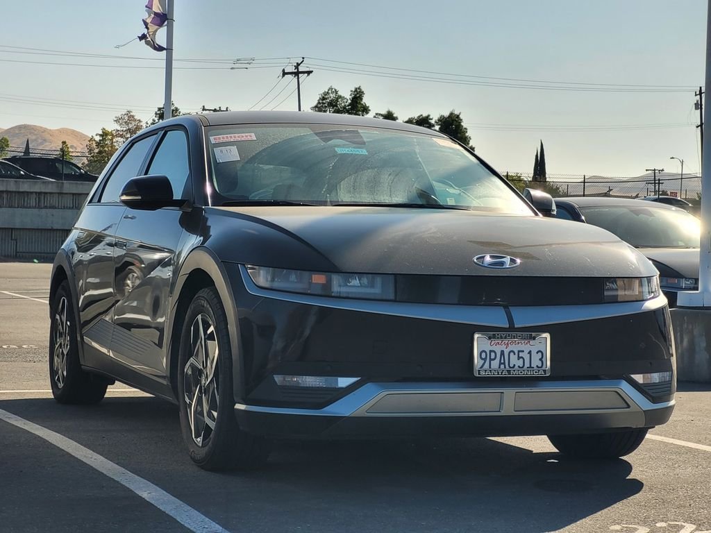 Certified Used 2024 Black Hyundai SEL image 2