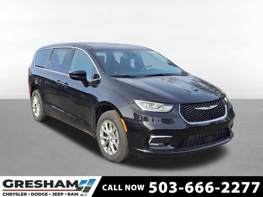 2026 Chrysler Pacifica Select AWD's photo