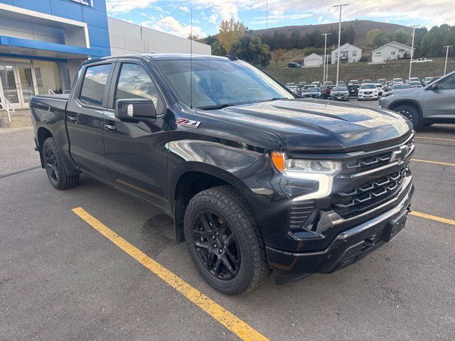 Used 2022 Black Chevrolet RST image 8