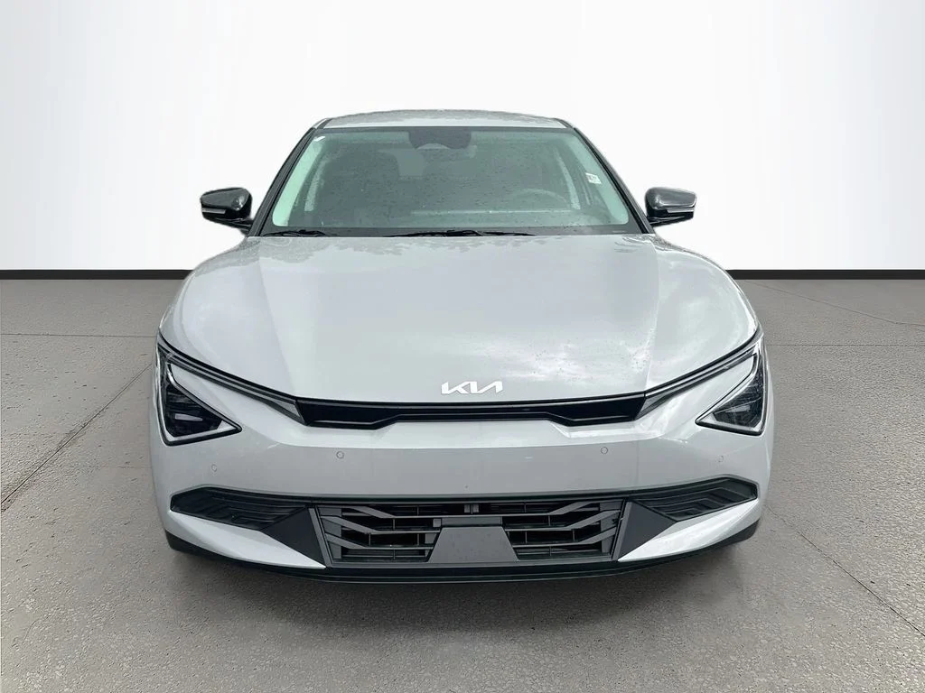 New 2026 Wolf Gray Kia LIGHT image 2