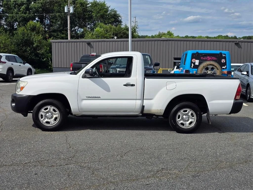 Used 2007 White Toyota  image 23
