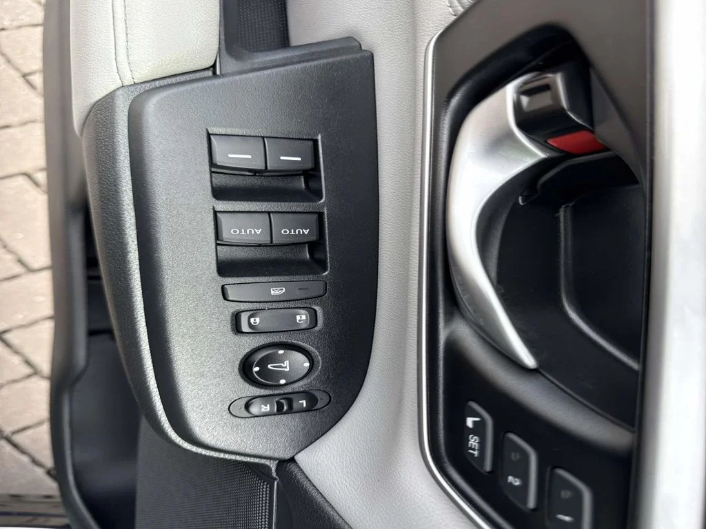 Used 2019  Honda EX-L image 17
