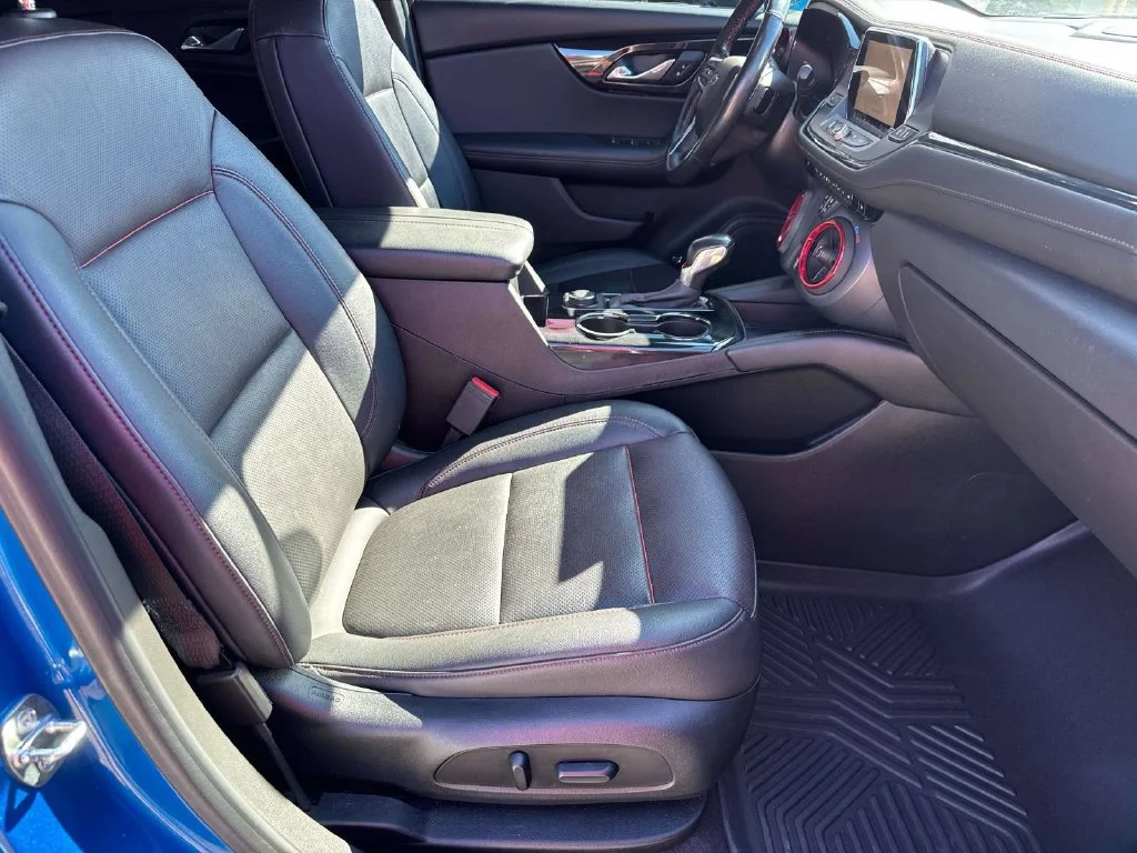 Used 2021 Blue Chevrolet RS image 28
