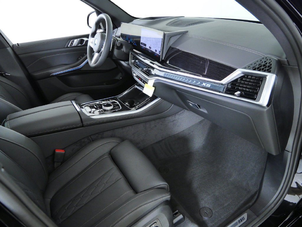 New 2026 Black Sapphire Metallic BMW xDrive50e image 19
