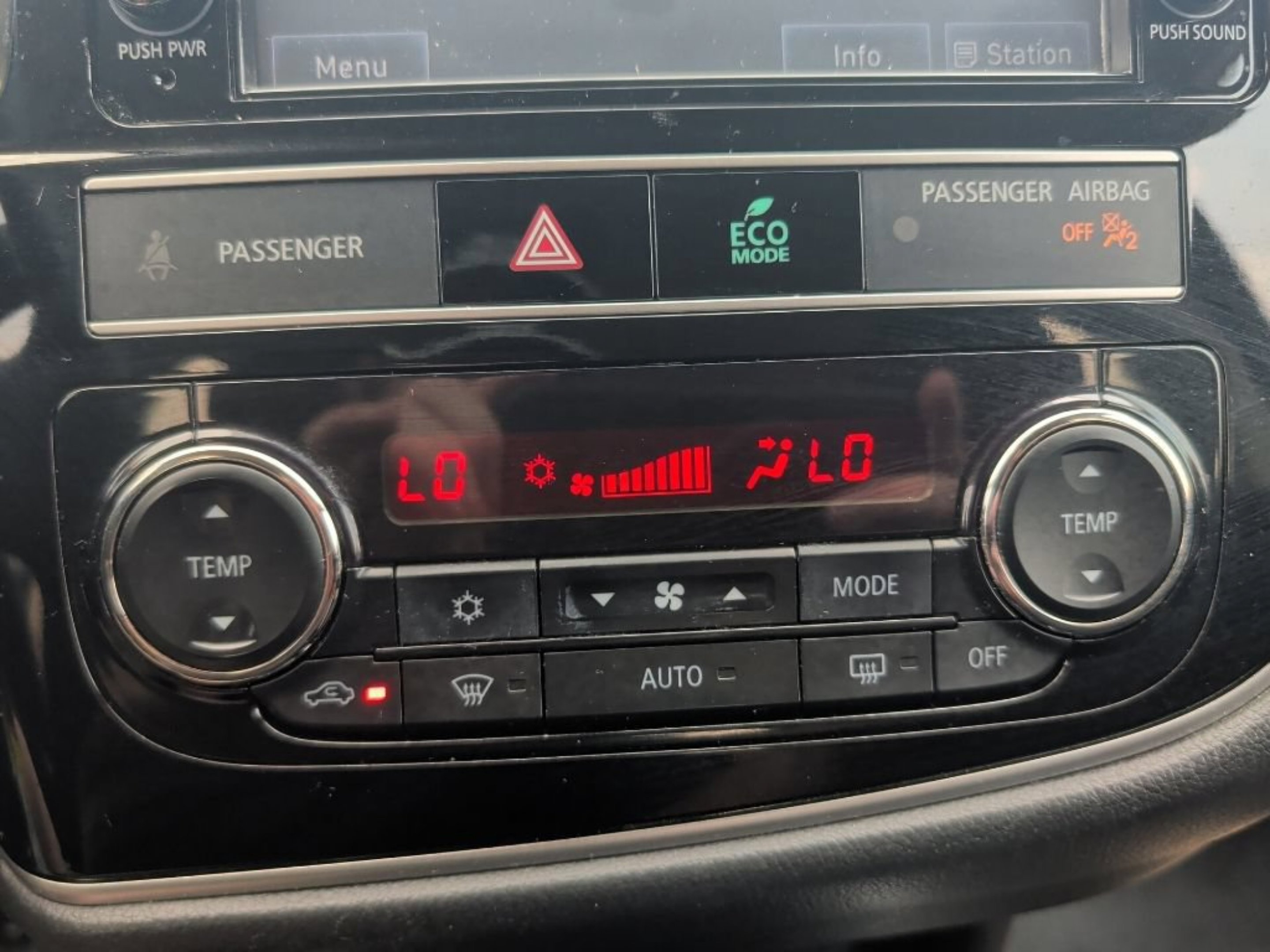 Used 2019 Silver Mitsubishi ES image 22