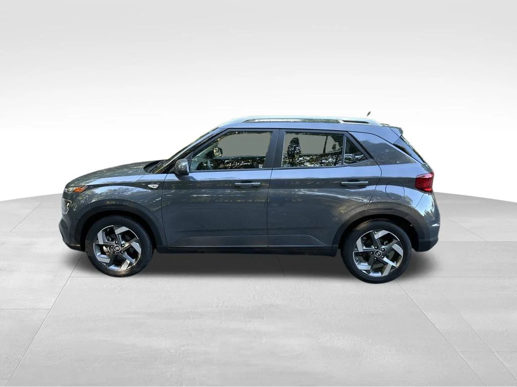 Used 2024 Gray Hyundai SEL image 2