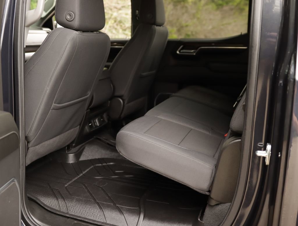 Used 2024 Dark Ash Metallic Chevrolet LT (2FL) image 25