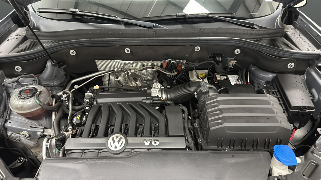 Used 2021 Gray Volkswagen 3.6L V6 SEL R-Line image 28