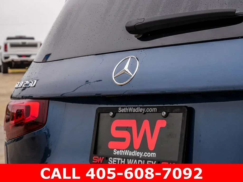 Used 2021 Blue Mercedes-Benz GLB 250 image 10