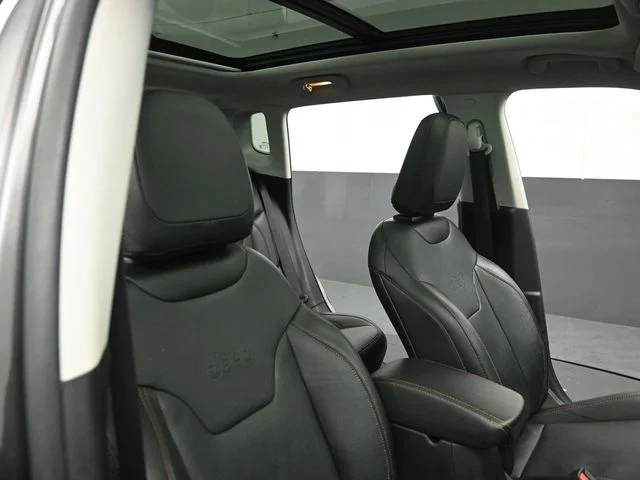 Used 2020 Granite Crystal Clearcoat Metallic Jeep Limited image 31