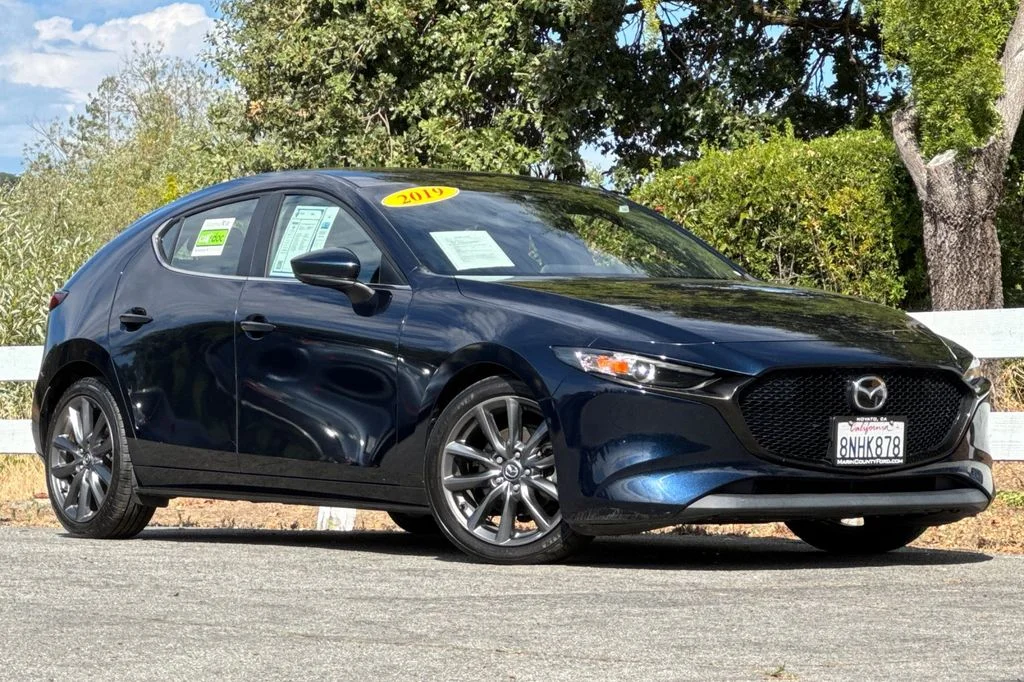 Used 2019 Crystal Blue Mazda Preferred image 2