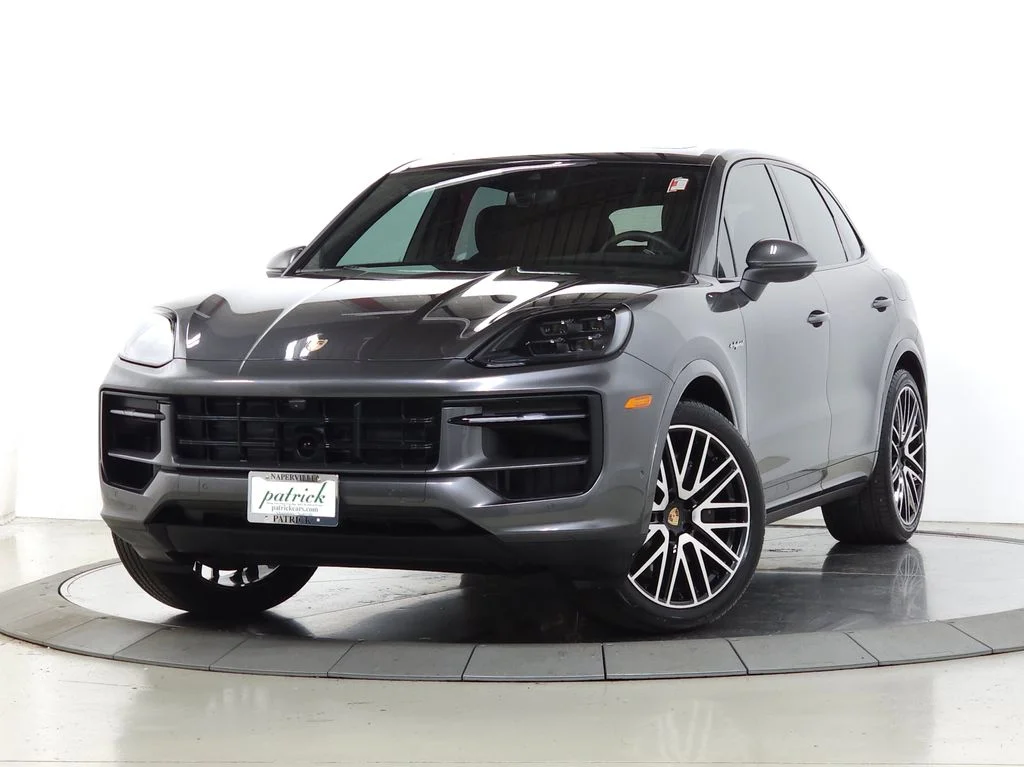 Used 2025  Porsche Base image 1