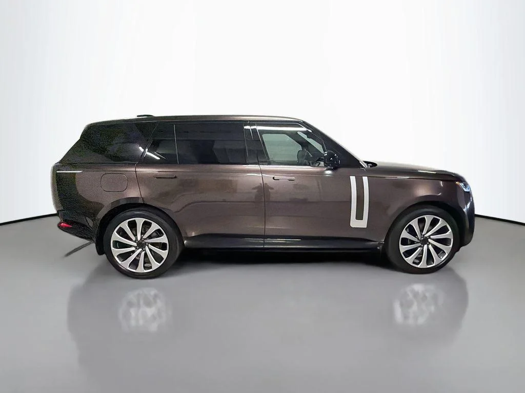 New 2026 Tourmaline Brown in Gloss finish Land Rover Autobiography image 8