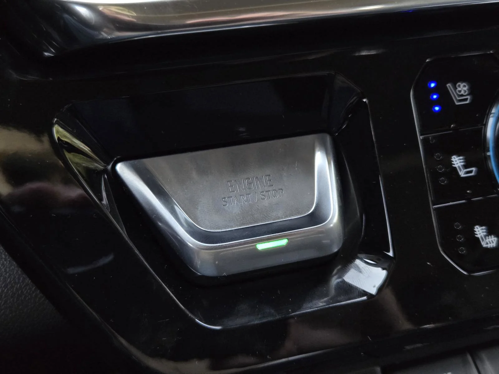 2026 GMC Sierra 2500HD Denali - Photo 18