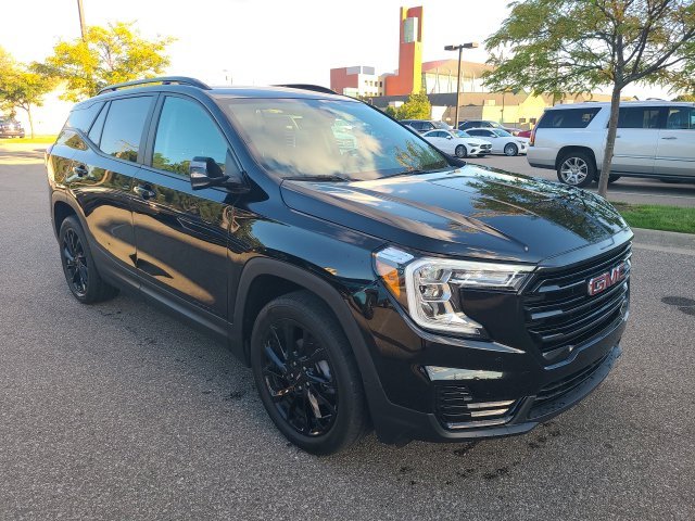 Used 2024 Black GMC SLE image 12