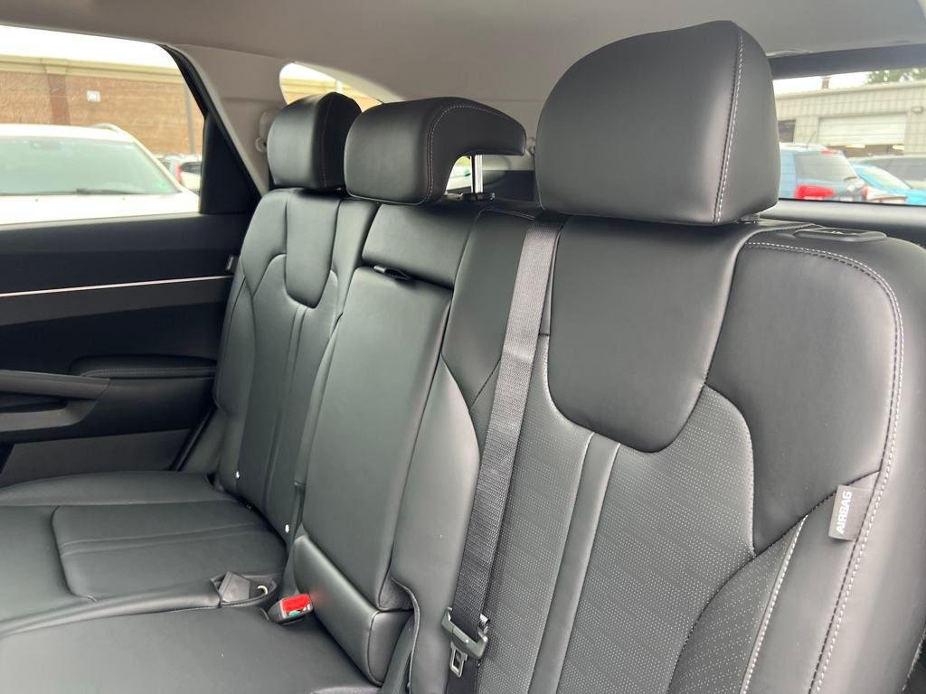 2025 Kia Sorento S - Photo 26