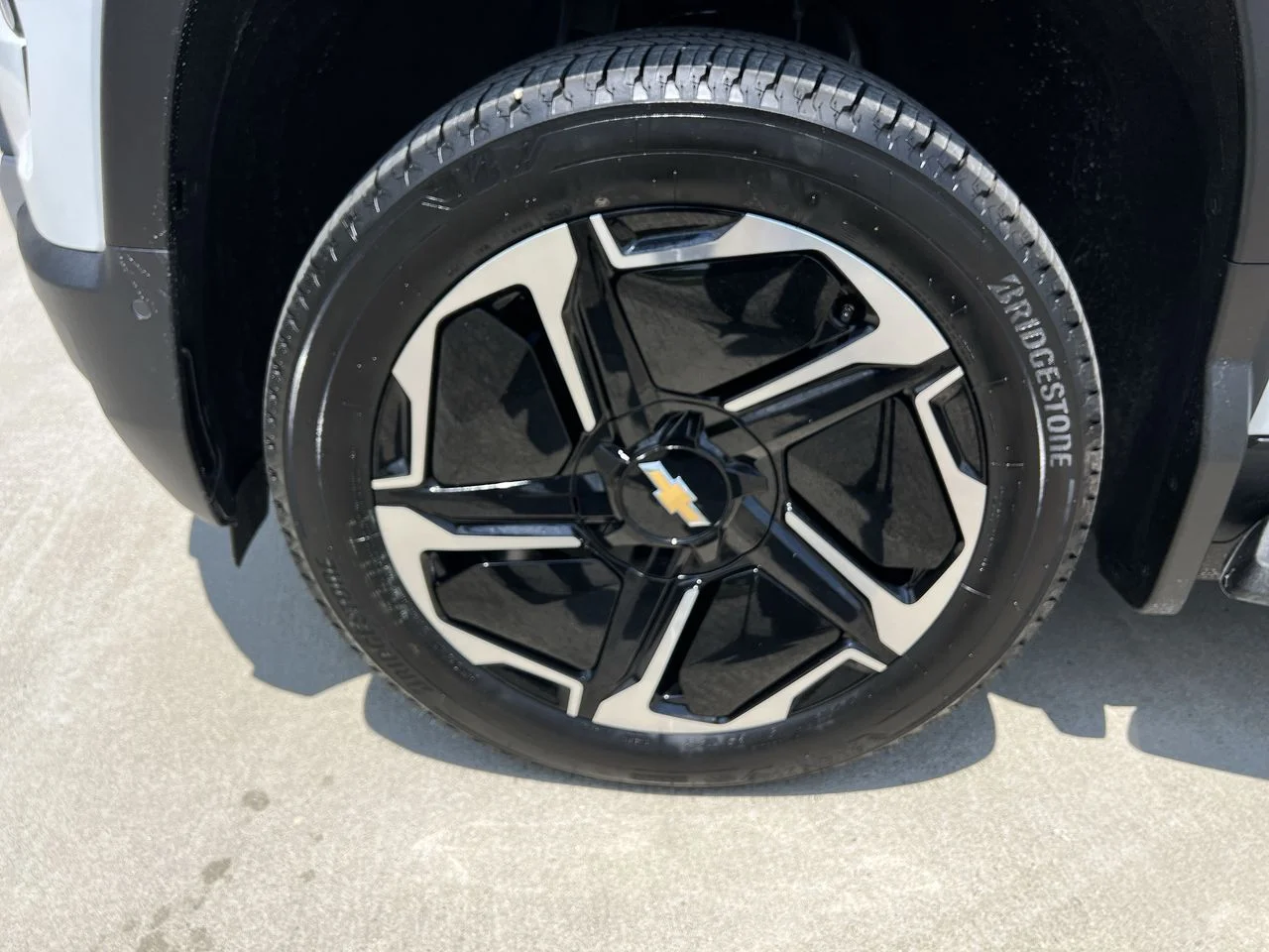 2026 Chevrolet Silverado EV LT - Photo 93