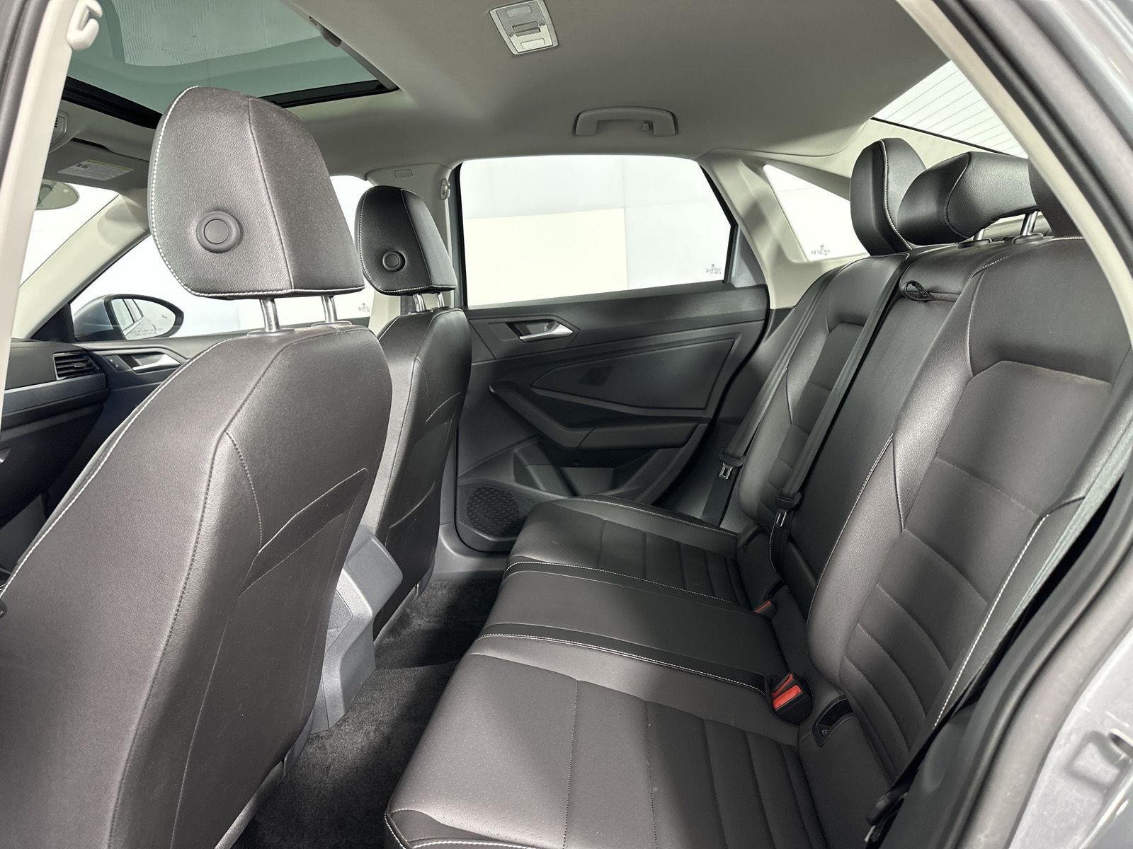 Used 2024 Platinum Gray Metallic Volkswagen SE image 23