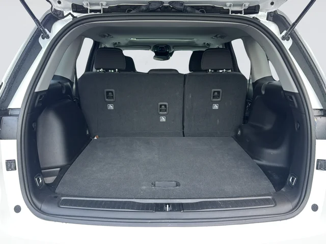 Used 2024 White Jeep Laredo X image 32