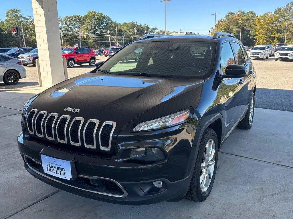 Used 2014 Brilliant Black Crystal Pearlcoat Jeep FWD 4dr Limited image 5