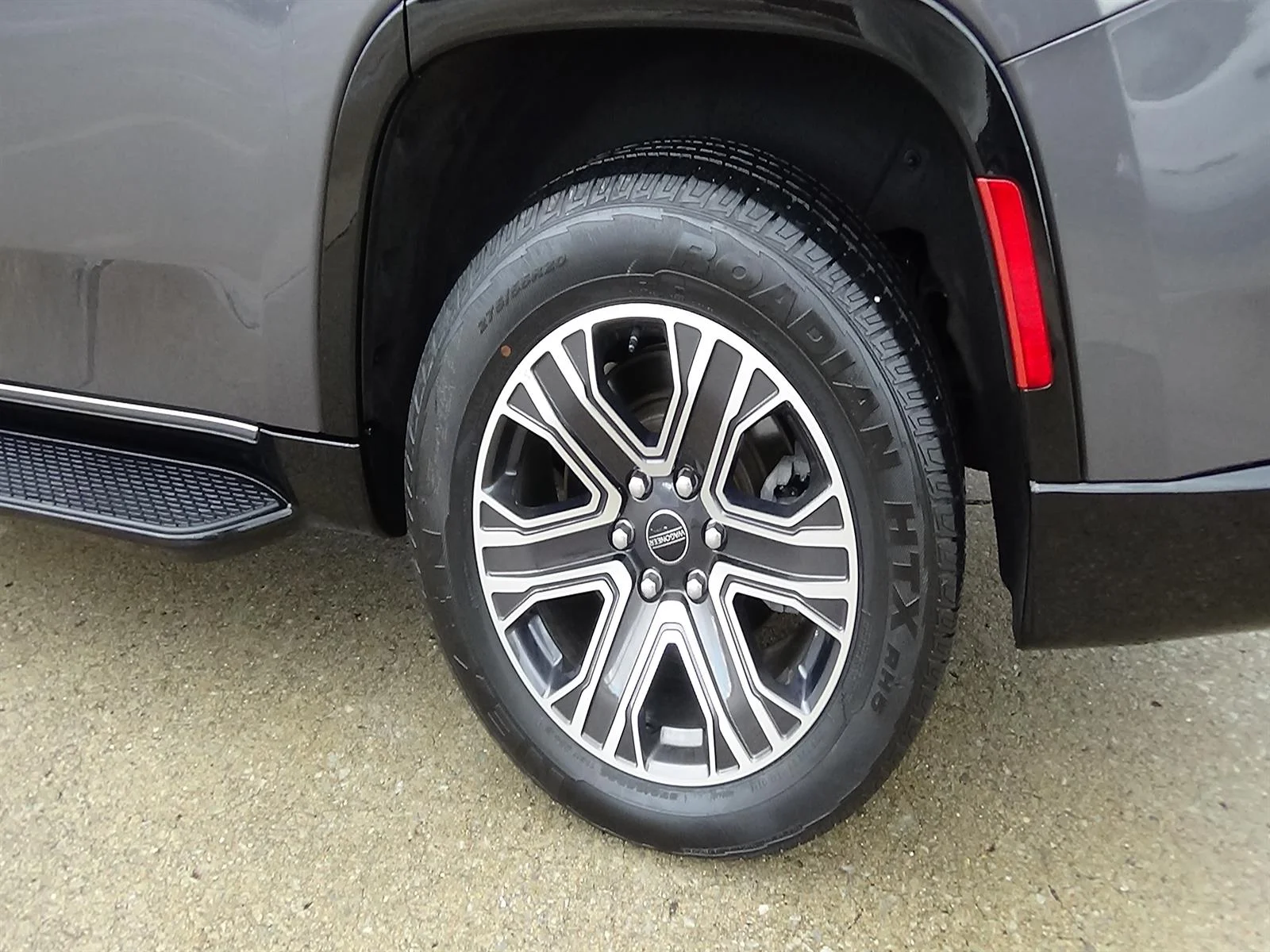 Certified Used 2025 Baltic Gray Metallic Clear Coat (pas) Jeep Series II image 8