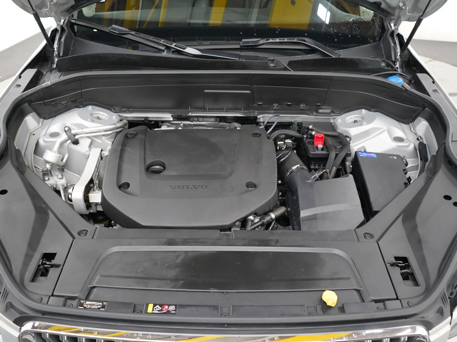 Used 2023 Silver Volvo Plus image 31