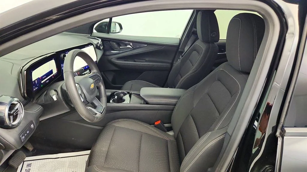 Used 2025 Black Chevrolet FWD 4dr LT image 18