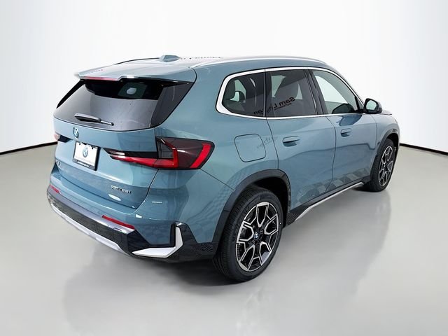 New 2026 Green Metallic BMW xDrive28i image 7