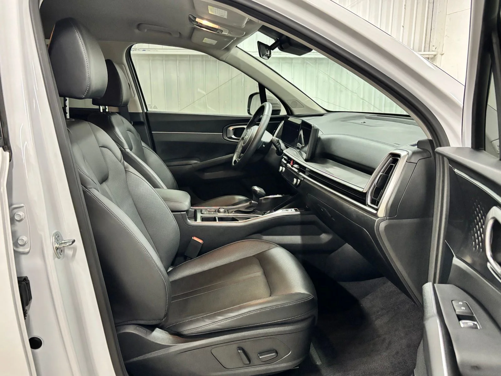 Used 2025 White Kia EX image 23