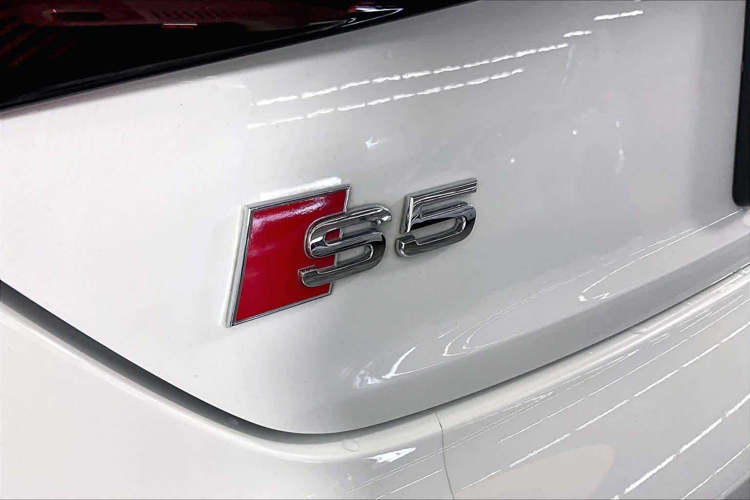 Used 2024  Audi Premium Plus image 29
