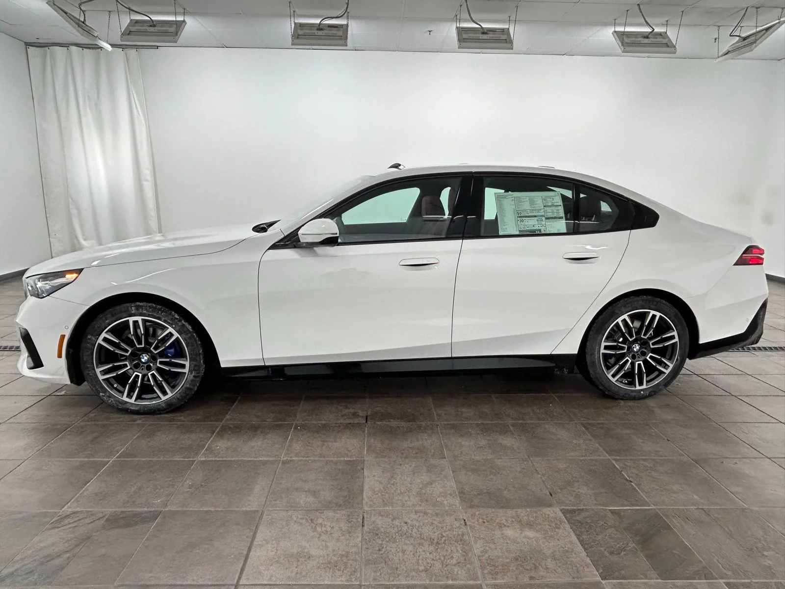 New 2026 White BMW 530i xDrive image 2