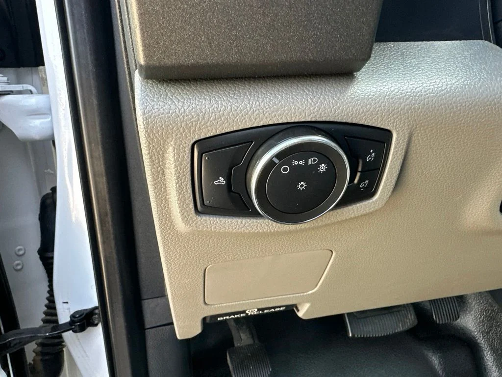 Used 2022 White Ford XL image 10