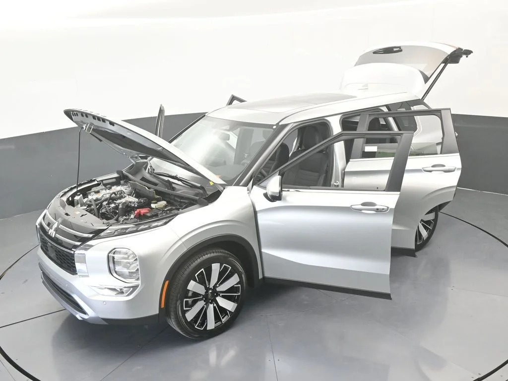 New 2026 Silver Alloy Mitsubishi SE image 65