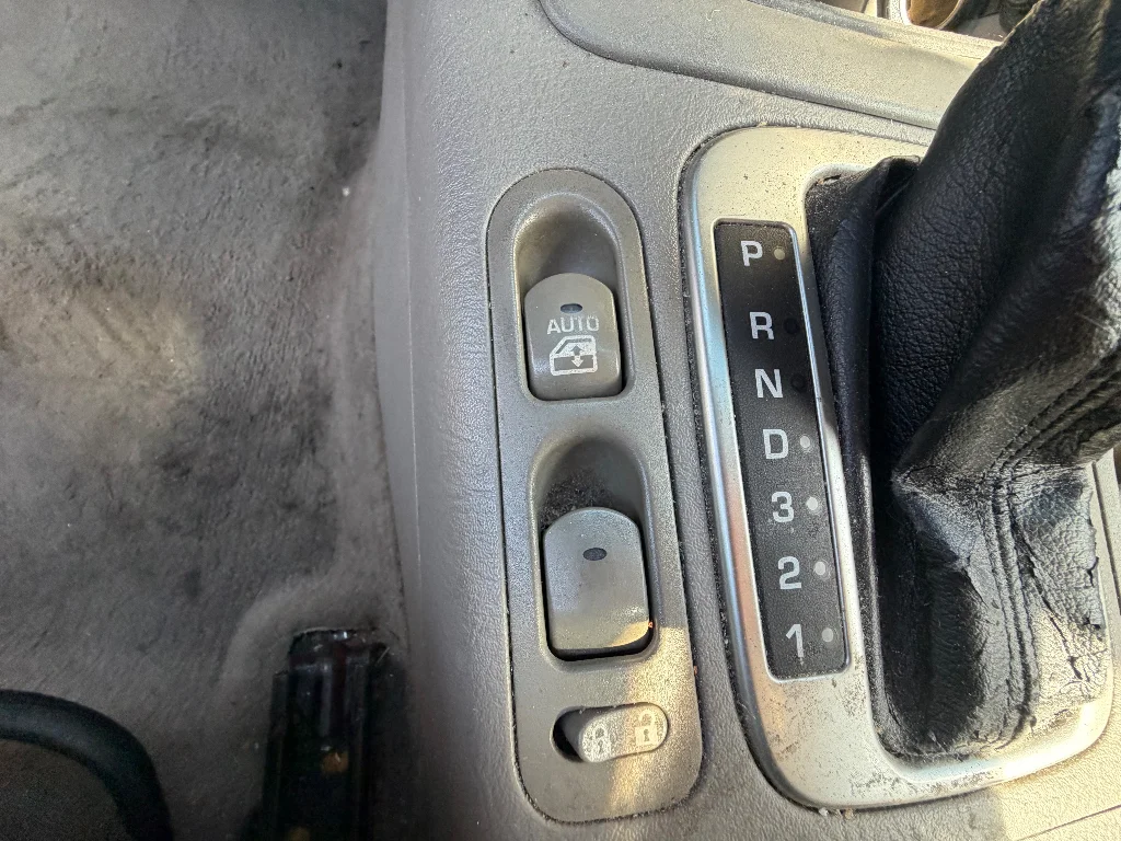 Used 2003 Medium Red Saturn L200 (A4) image 37