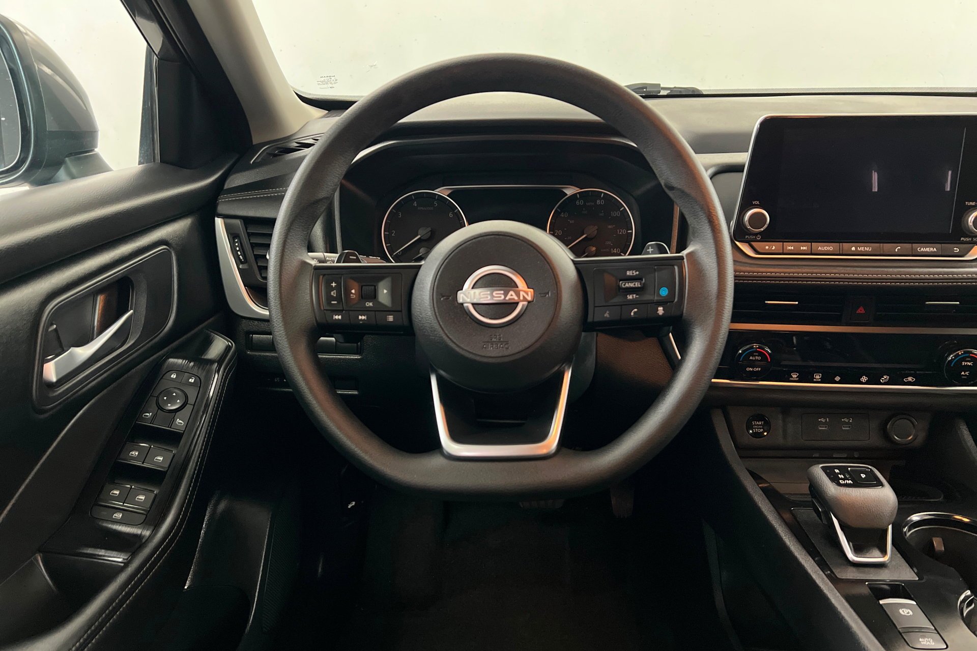 2024 Nissan Rogue SV - Photo 13