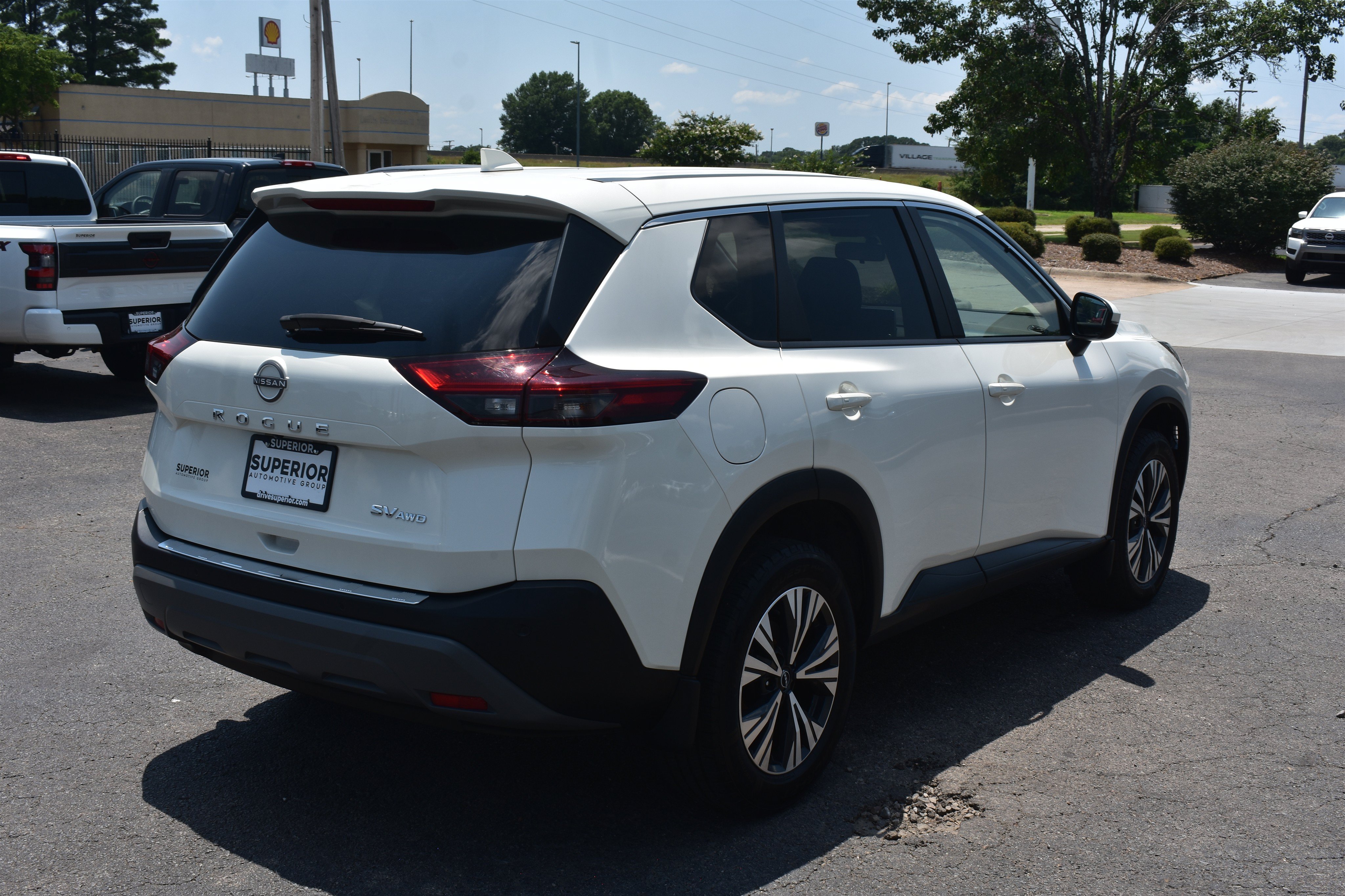 Used 2023 Pearl White Tricoat Nissan SV image 5