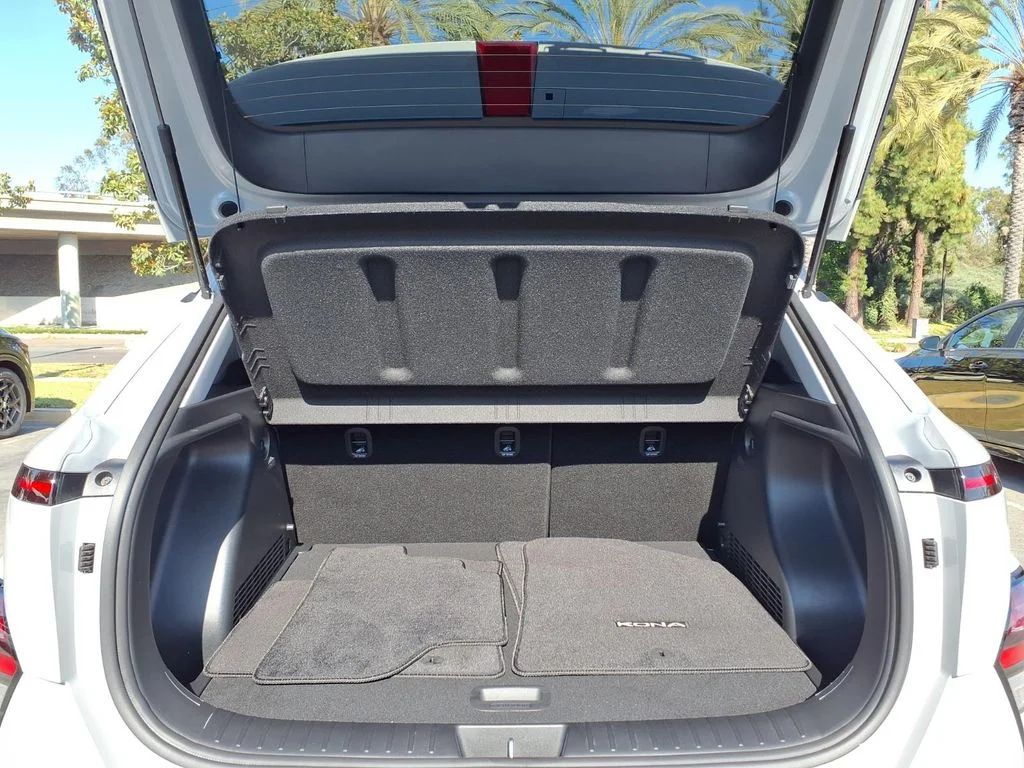 Used 2025 Gray Hyundai SEL image 23